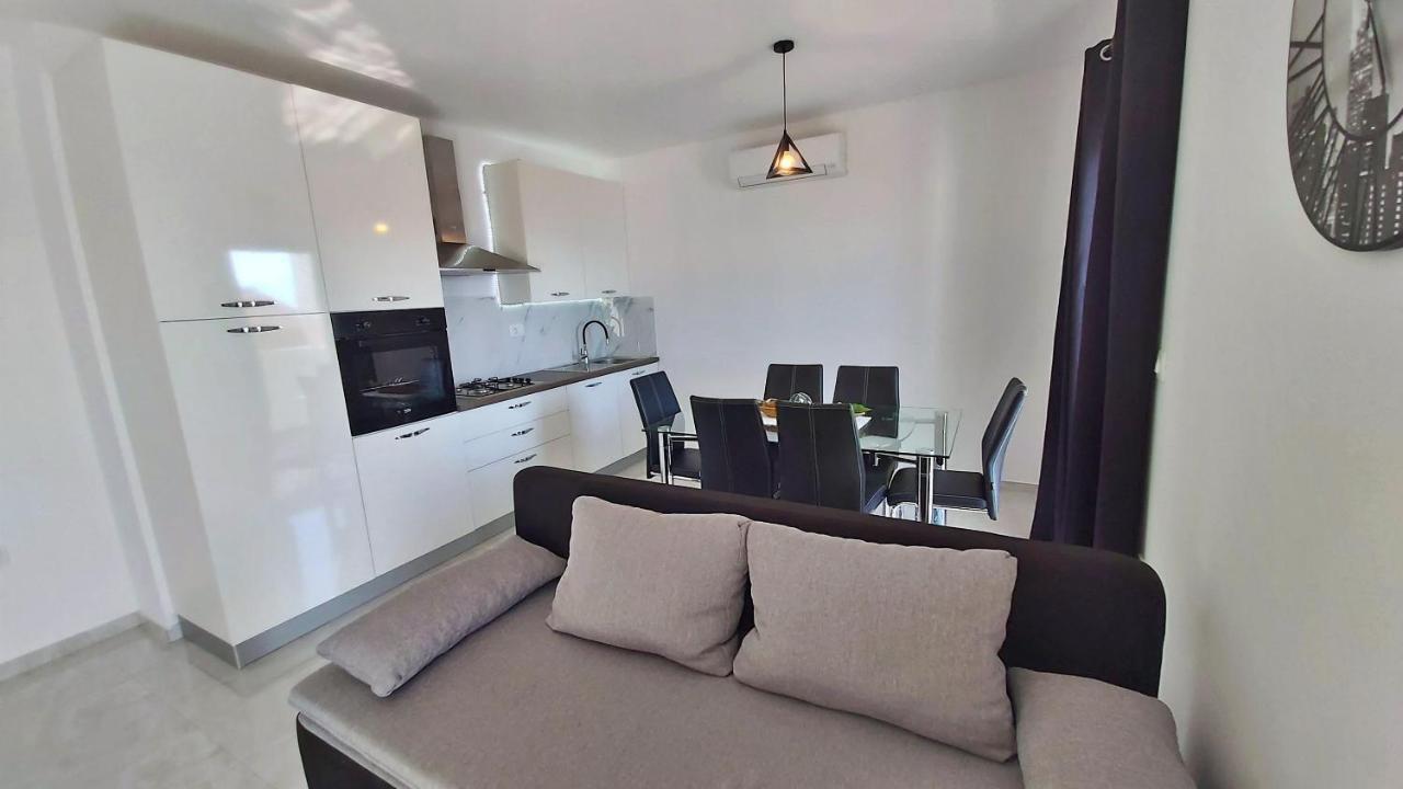 Apartments Zorica Duće Esterno foto