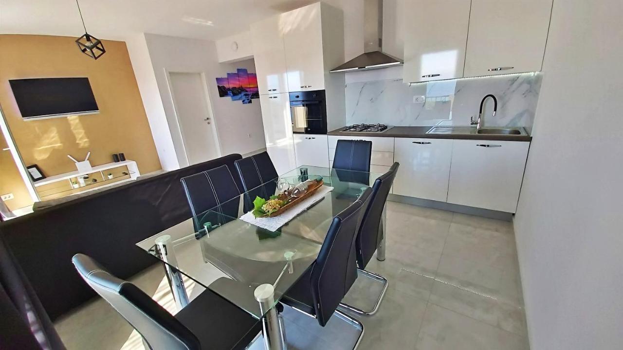 Apartments Zorica Duće Esterno foto