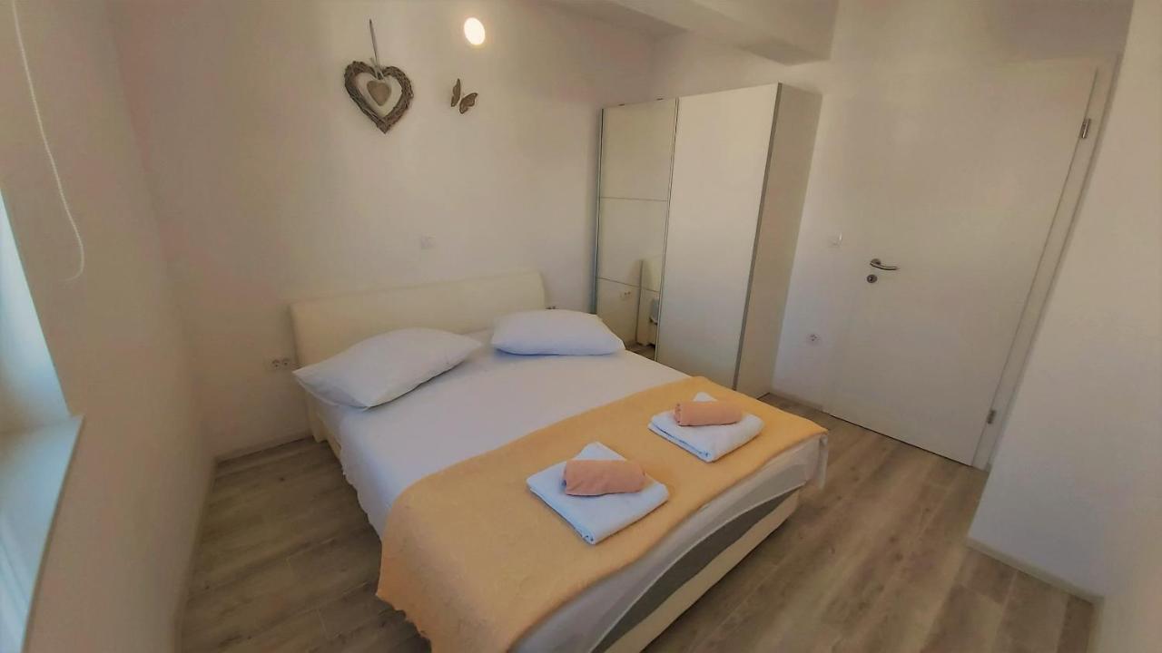 Apartments Zorica Duće Esterno foto