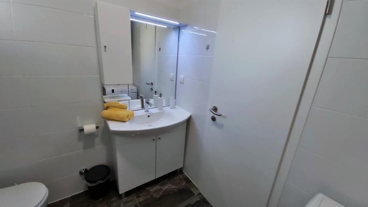 Apartments Zorica Duće Esterno foto