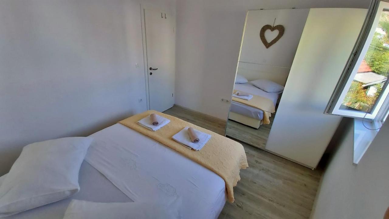 Apartments Zorica Duće Esterno foto