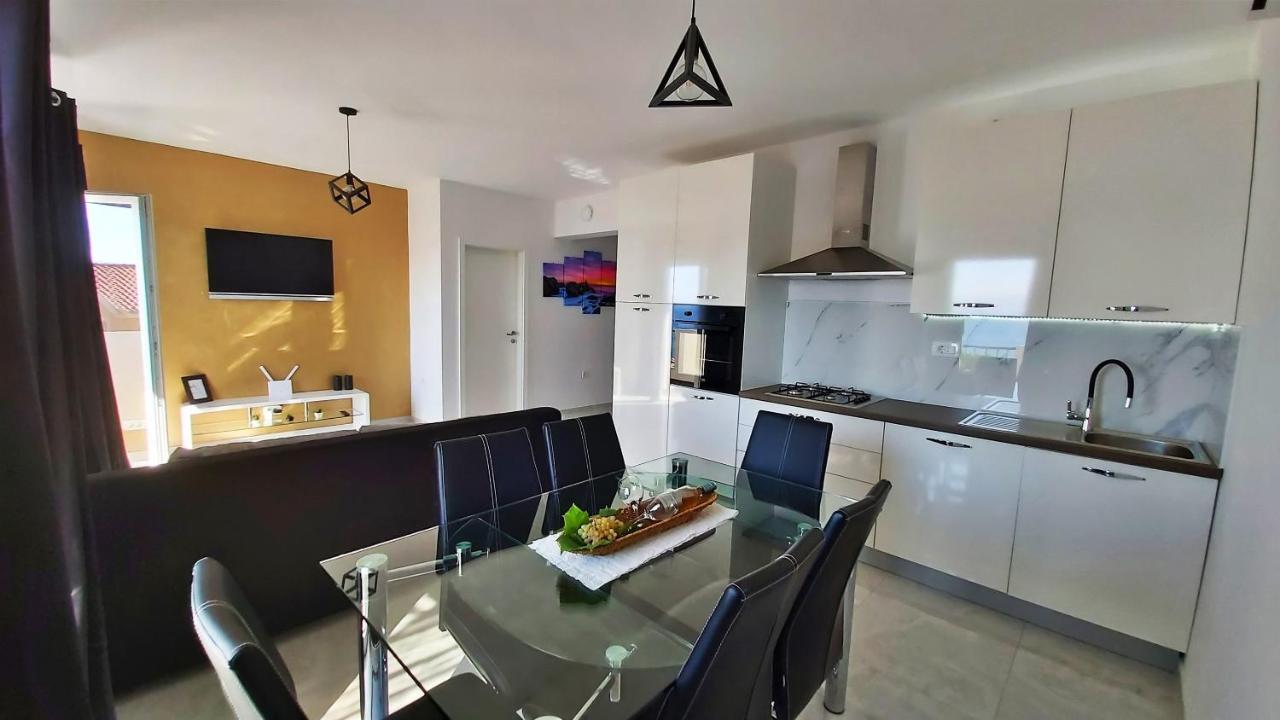 Apartments Zorica Duće Esterno foto
